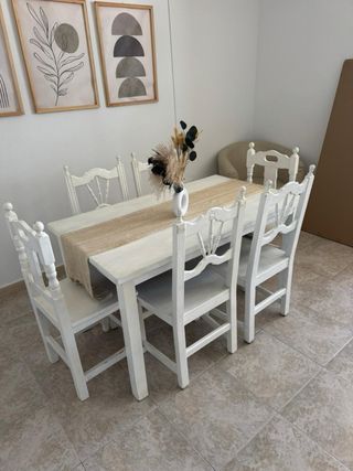 Mesa comedor 6 sillas, sofá cama,  y mesa baja