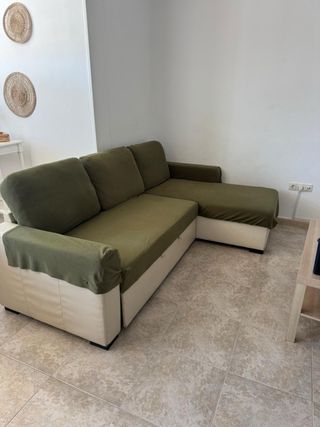 Mesa comedor 6 sillas, sofá cama,  y mesa baja