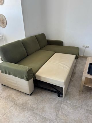 Mesa comedor 6 sillas, sofá cama,  y mesa baja