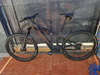 Bici eléctrica Cube Stereo 800w 100 newton boost