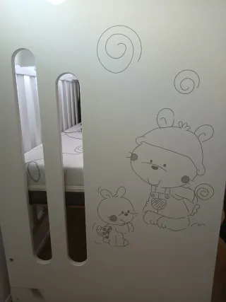 Cuna Micuna blanca con dibujos