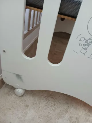 Cuna Micuna blanca con dibujos