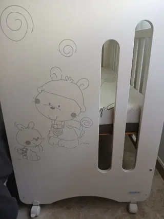 Cuna Micuna blanca con dibujos