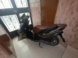 Kymco Agility 125 Scooter Automática
