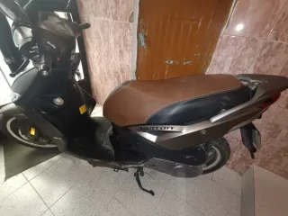 Kymco Agility 125 Scooter Automática