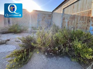 Nave industrial en venta en Pla de la Vallonga - Bacarot en Alicante