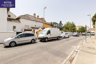 Casa adosada en venta en Crta. De la Sierra en Granada