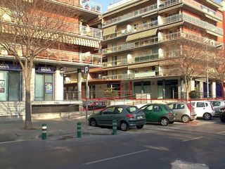 Local comercial en venta en Can Roca-Muntanyeta en Castelldefels