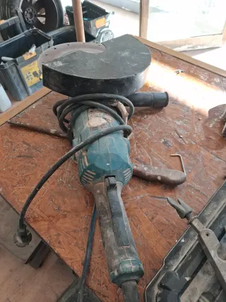 Radial Makita