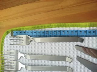 Cubertería de postre de diseño.Acero cromado