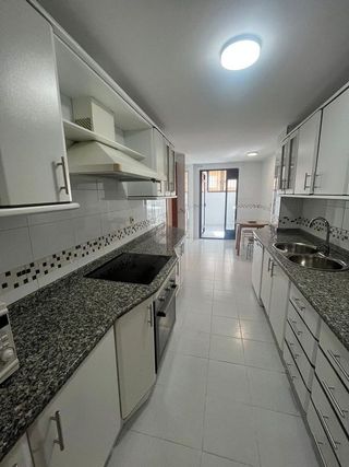 Piso en alquiler en Colores - Entreparques en Sevilla