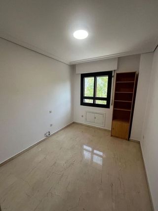 Piso en alquiler en Colores - Entreparques en Sevilla