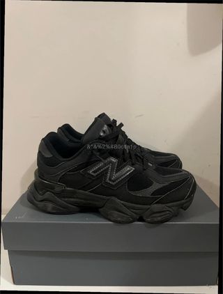New Balance 9060 Talla 36 Negro
