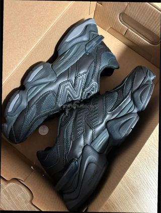 New Balance 9060 Talla 39.5 Negro