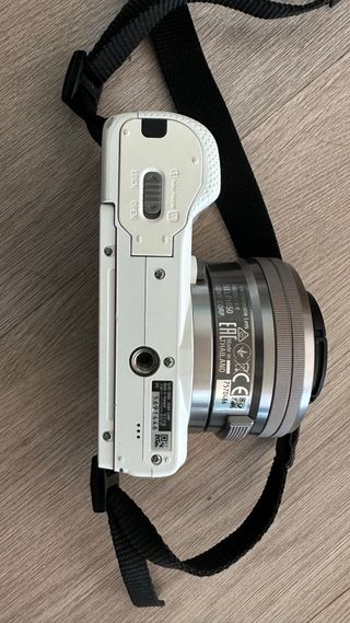 Cámara Sony Alpha 5000 + Objetivo 16-50mm
