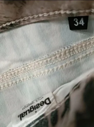 Pantalón Desigual estampado animal print