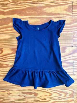 Camiseta Gap volantes azul marino