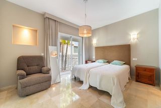 Casa adosada en alquiler en Lomas de Marbella Club - Puente Romano en Marbella