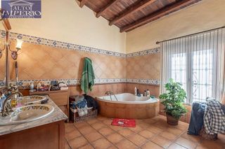 Chalet en venta en Zubia (La)