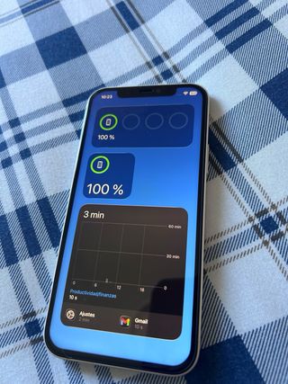 iPhone 12 en excelentes condiciones