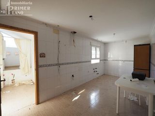 Casa adosada en venta en Tomelloso