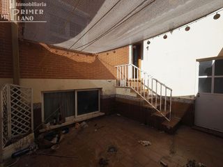 Casa adosada en venta en Tomelloso