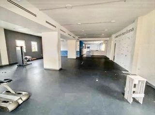 Local comercial en alquiler en Colores - Entreparques en Sevilla