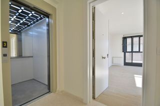 Piso en alquiler en Palos de Moguer en Madrid