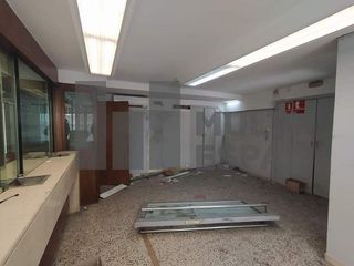 Oficina en venta en Les Roquetes en Barcelona
