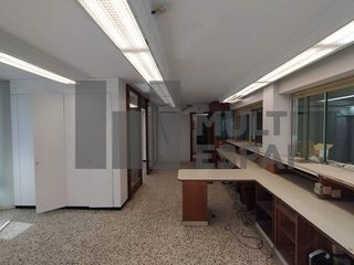 Oficina en venta en Les Roquetes en Barcelona