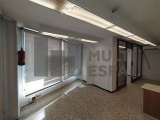 Oficina en venta en Les Roquetes en Barcelona