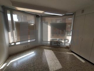 Oficina en venta en Les Roquetes en Barcelona