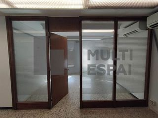 Oficina en venta en Les Roquetes en Barcelona