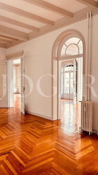 Piso en alquiler en Almagro en Madrid