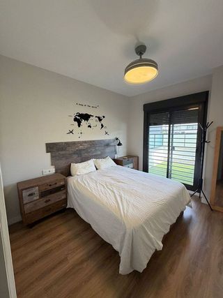 Piso en alquiler en Colores - Entreparques en Sevilla