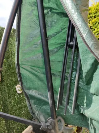 Sombrilla maciza con 2 soportes de 6 varillas