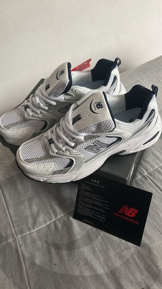 Zapatillas New Balance 530 Gris y Blancas