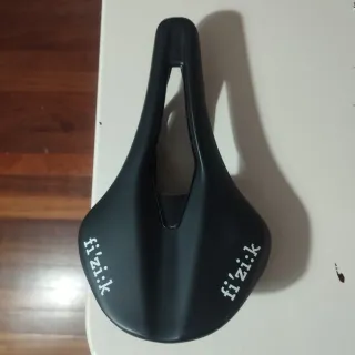 Sillín Fi'zi:k Negro