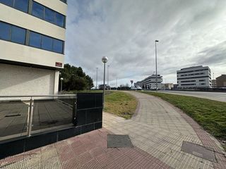 Local comercial en alquiler en Cascajos - Piqueras en Logroño