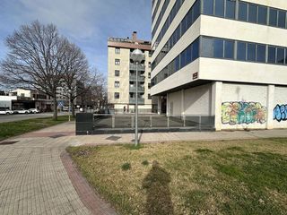 Local comercial en alquiler en Cascajos - Piqueras en Logroño