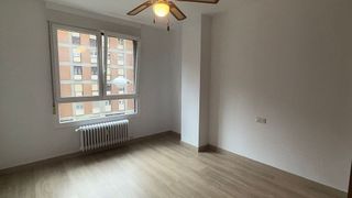Piso en venta en Ermitagaña - Mendebaldea en Pamplona