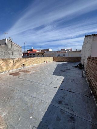 Local comercial en venta en Guillena