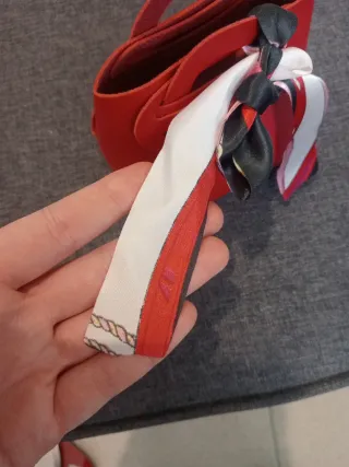 Borsina portaoggetti rossa con nastro