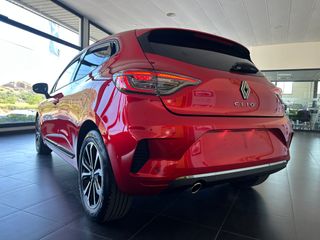 CLIO TECHNO FULL EXTRAS AÑO 2024 13.000KM