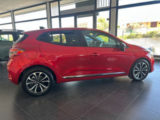 CLIO TECHNO FULL EXTRAS AÑO 2024 13.000KM