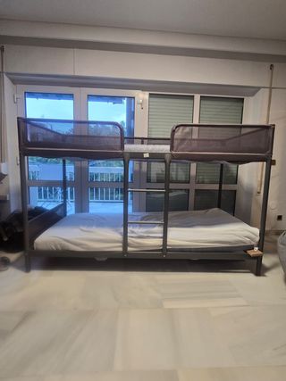 Litera IKEA con colchones