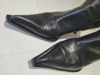 Botas altas de piel negras marca SOFÍA Talla 39,