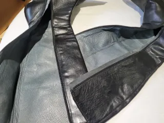 Botas altas de piel negras marca SOFÍA Talla 39,