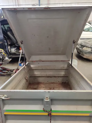 Remolque ligero con documentación