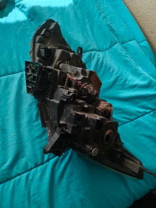 Faro Nissan Qashqai J11